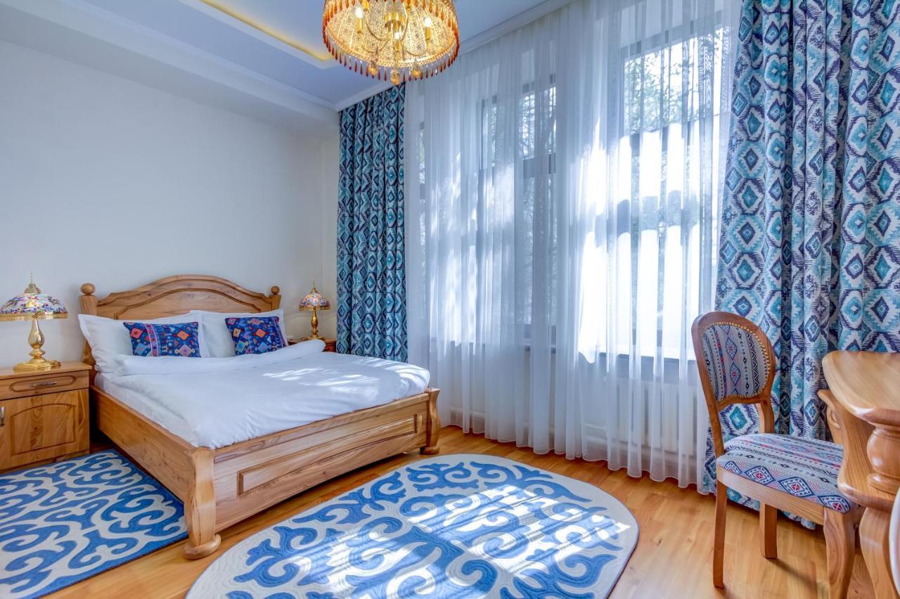 Navat Hotel Bishkek Luaran gambar