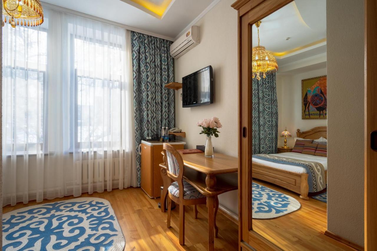 Navat Hotel Bishkek Luaran gambar